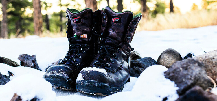 Can snow boots used as hiking boots