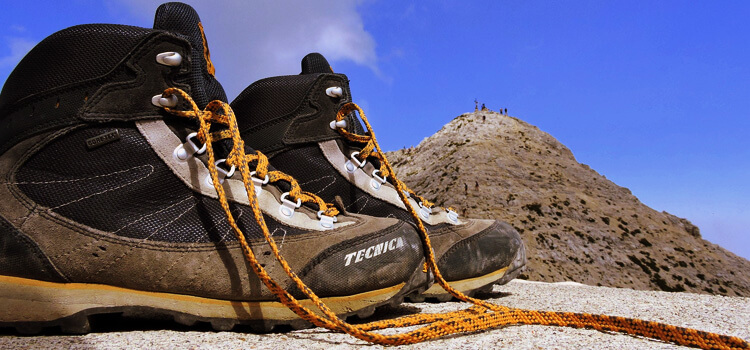 How Should Hiking Boots Be Laced